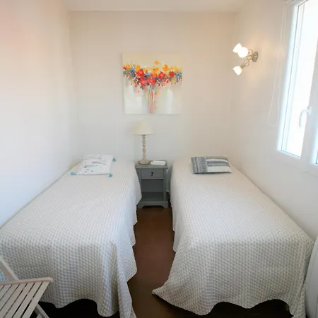 Prázdninový dům Maison Soignee Proche Et Centre-ville, Avec Jardin Cloture Et Wifi - Fr-1-22-332