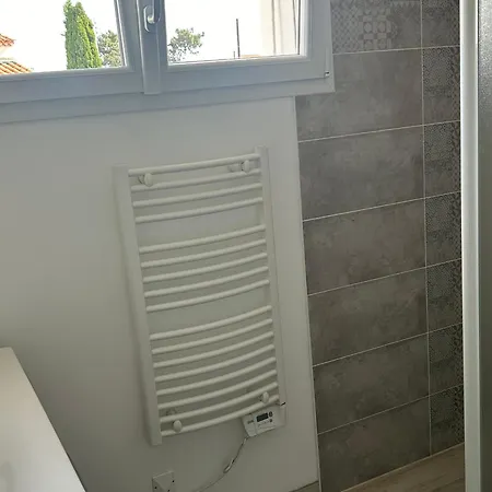 Prázdninový dům Maison Soignee Proche Et Centre-ville, Avec Jardin Cloture Et Wifi - Fr-1-22-332 *