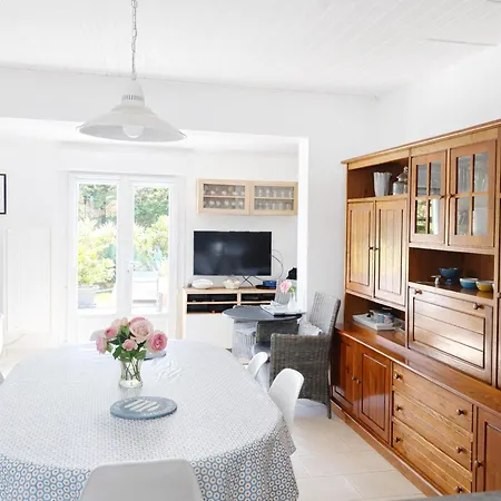 Hébergement de vacances Maison Soignée Proche Et Centre-ville, Avec Jardin Clôturé Et Wifi - Fr-1-22-332 La Tranche-sur-Mer