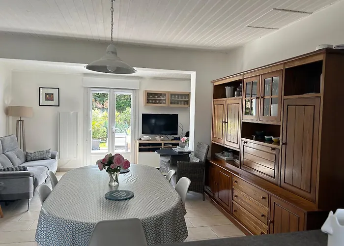 Holiday home Maison Soignee Proche Et Centre-ville, Avec Jardin Cloture Et Wifi - Fr-1-22-332 La Tranche-sur-Mer